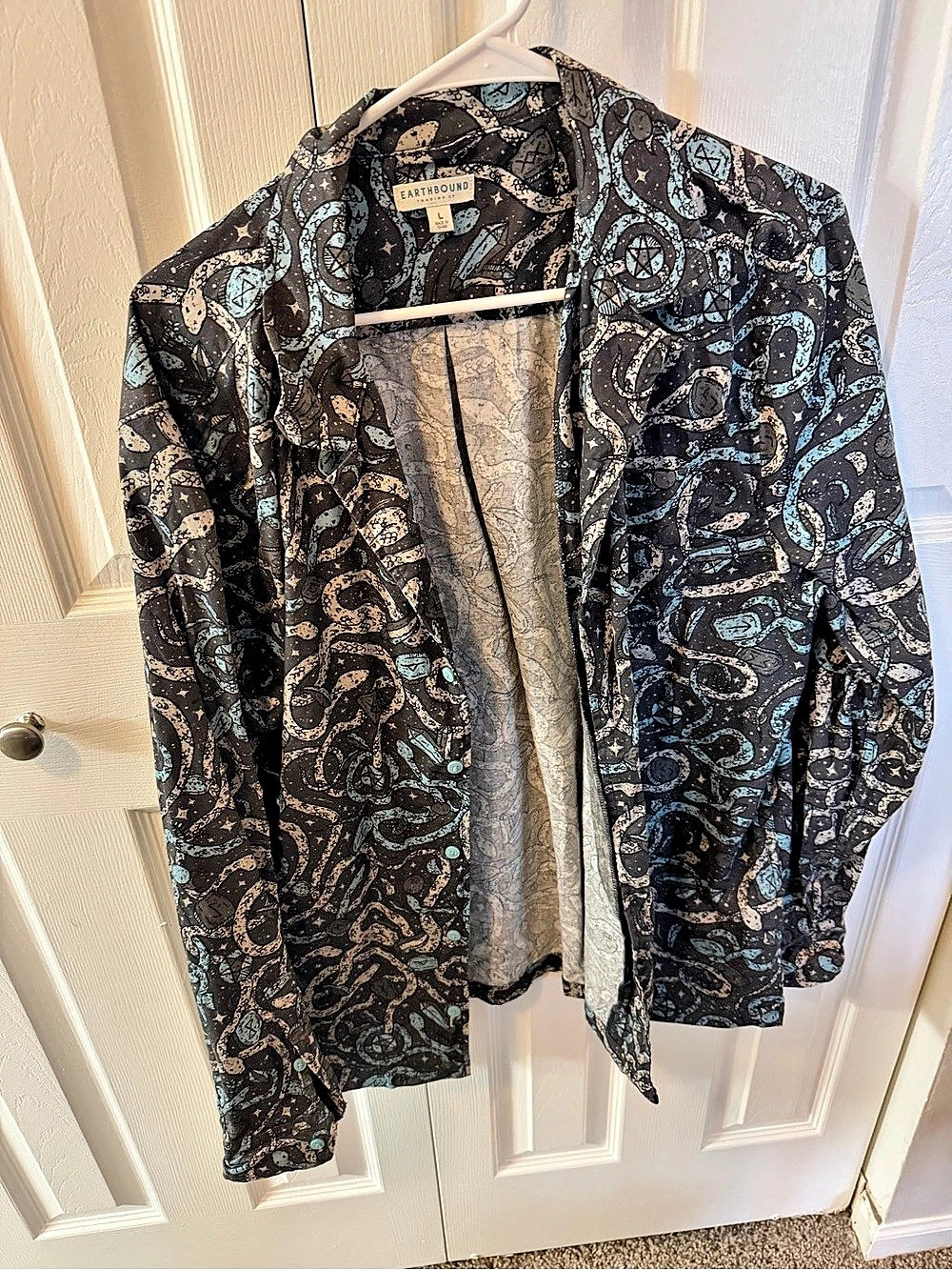 Earthbound Paisley Cotton Button Up Shirt in Black & Blue Large Like New